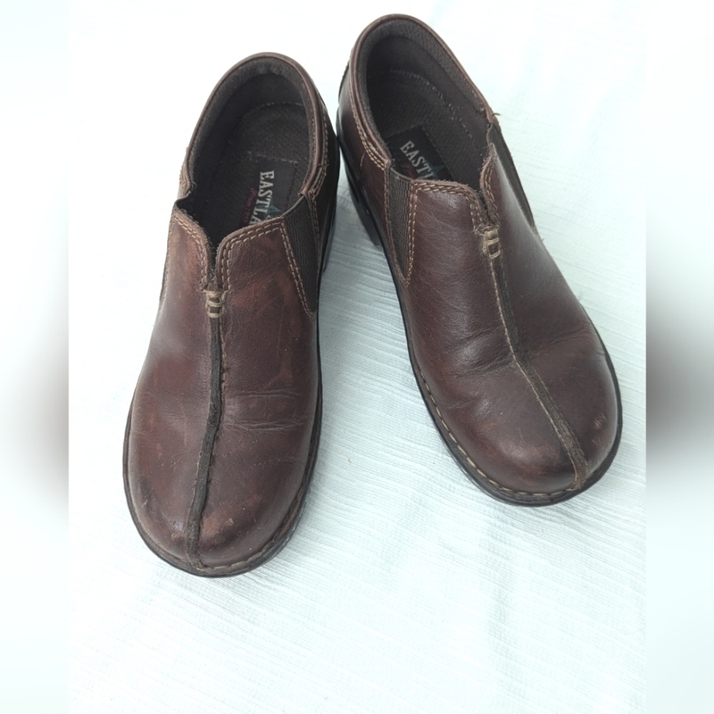 Eastland Womans Leather Slip On Shoes Size 7 M